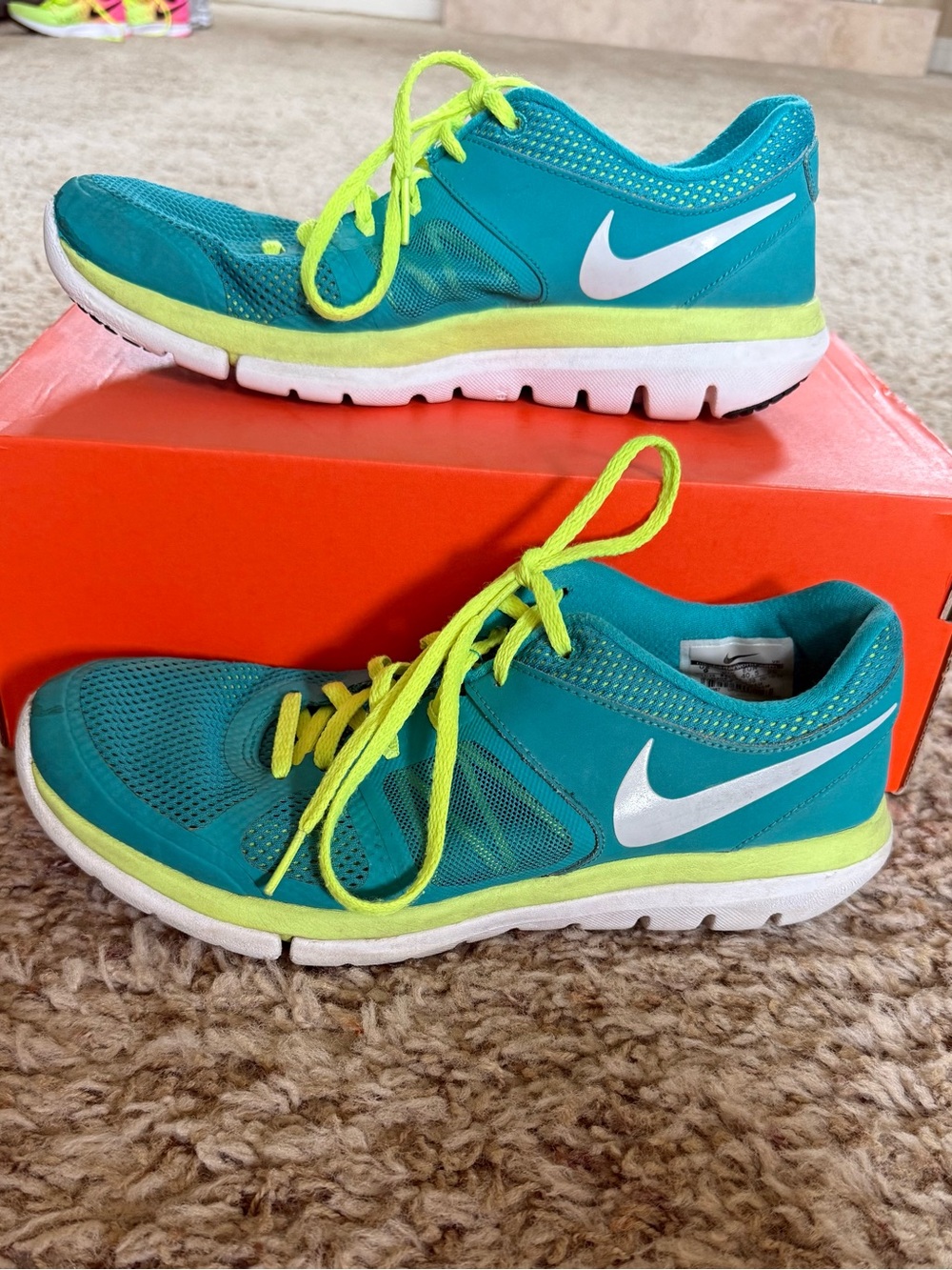 Nike Women Teal and Lime Green Athletic Running Shoes